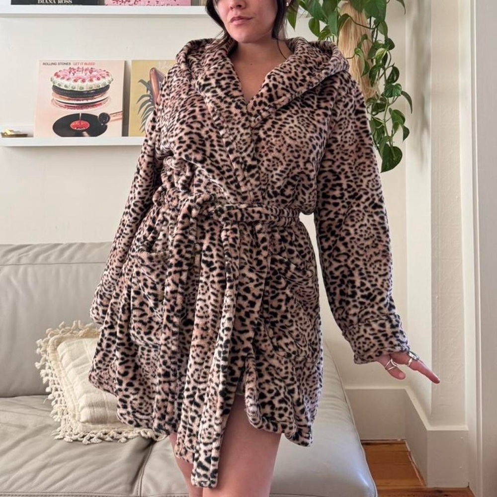 00s BETSY JOHNSON Leopard Print Faux Fur Robe